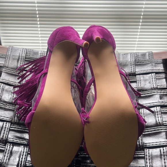 Never worn Steve Madden Heels - Picture 4 of 4